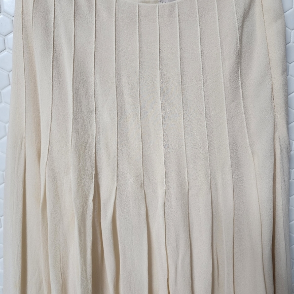 Aritzia Babaton Silk A-line pleated midi skirt - Picture 3 of 8